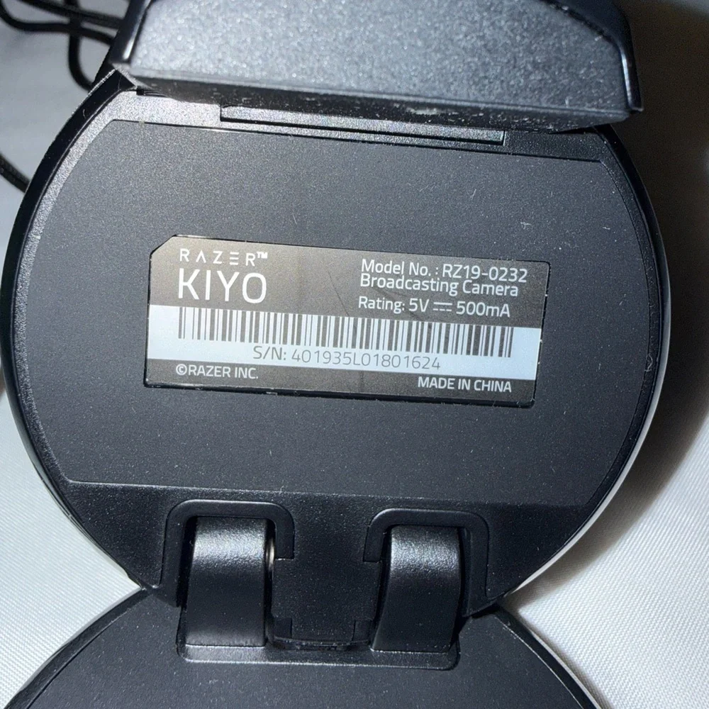 Razer Kiyo Streaming Webcam With Ring Light USB Camera 1080p Completely